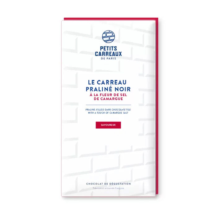 Packshot tablette de carreau praliné noir à la fleur de sel de Camargue, Petits Carreaux de Paris