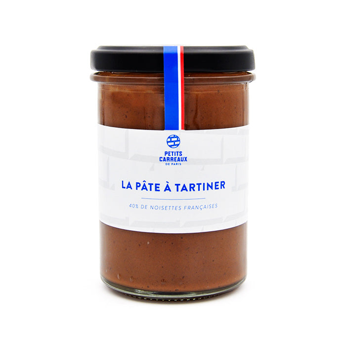 Pot de pâte à tartiner Petits Carreaux de Paris en verre avec couvercle noir et étiquette blanche